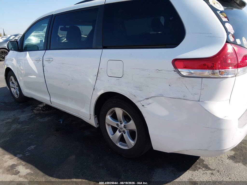 5TDKK3DC9BS102292 2011 TOYOTA SIENNA photo no. 6