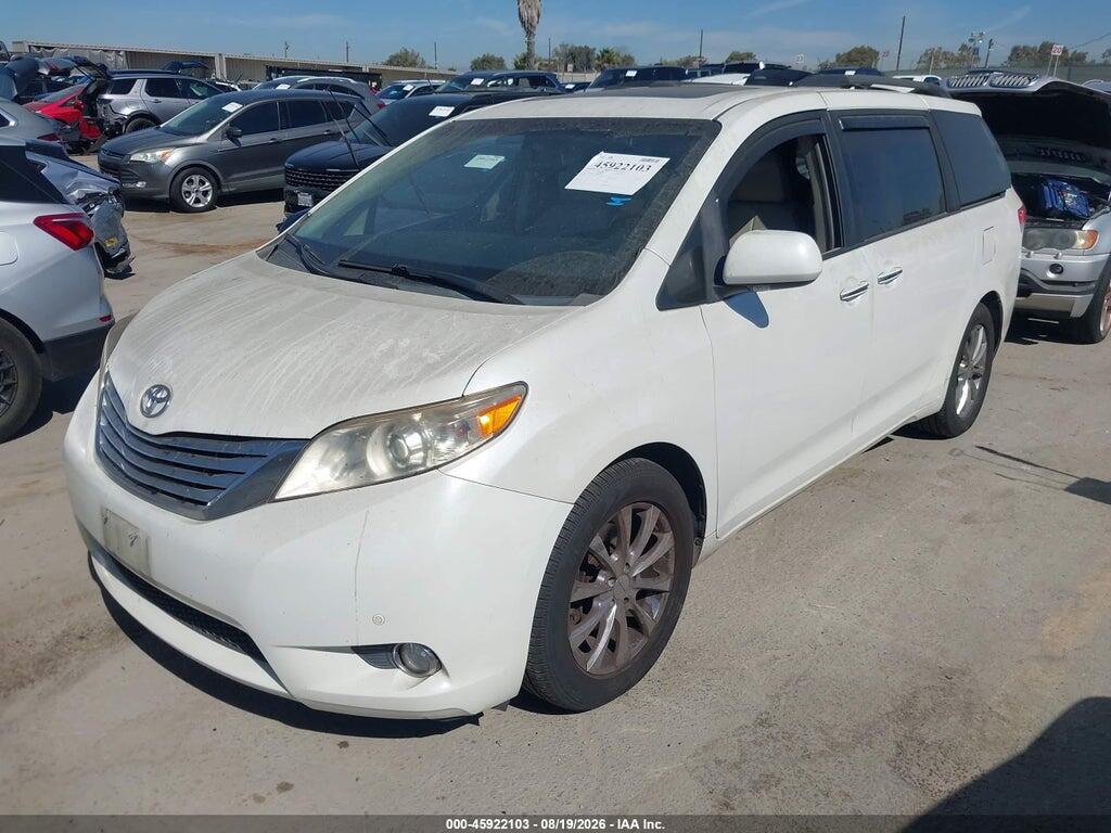 5TDDK3DC2BS023782 2011 TOYOTA SIENNA photo no. 2