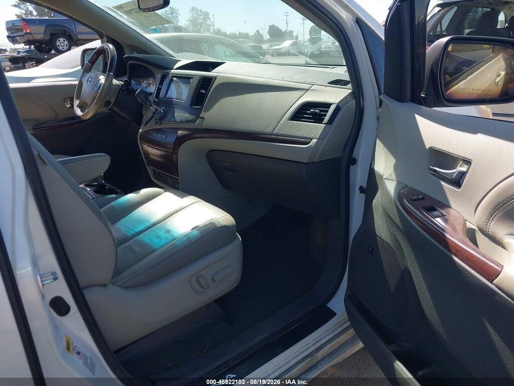 5TDDK3DC2BS023782 2011 TOYOTA SIENNA photo no. 5