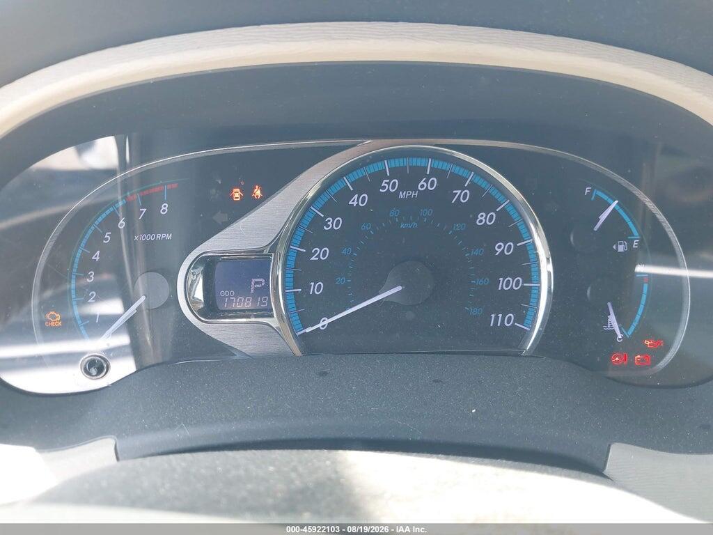 5TDDK3DC2BS023782 2011 TOYOTA SIENNA photo no. 7