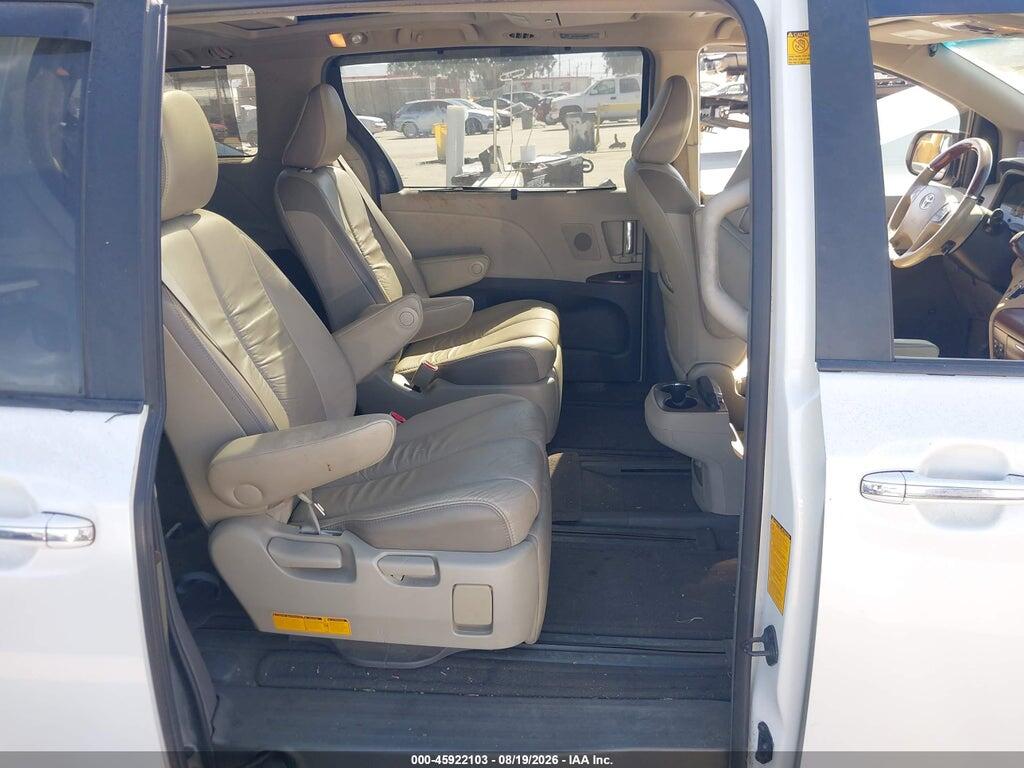 5TDDK3DC2BS023782 2011 TOYOTA SIENNA photo no. 8