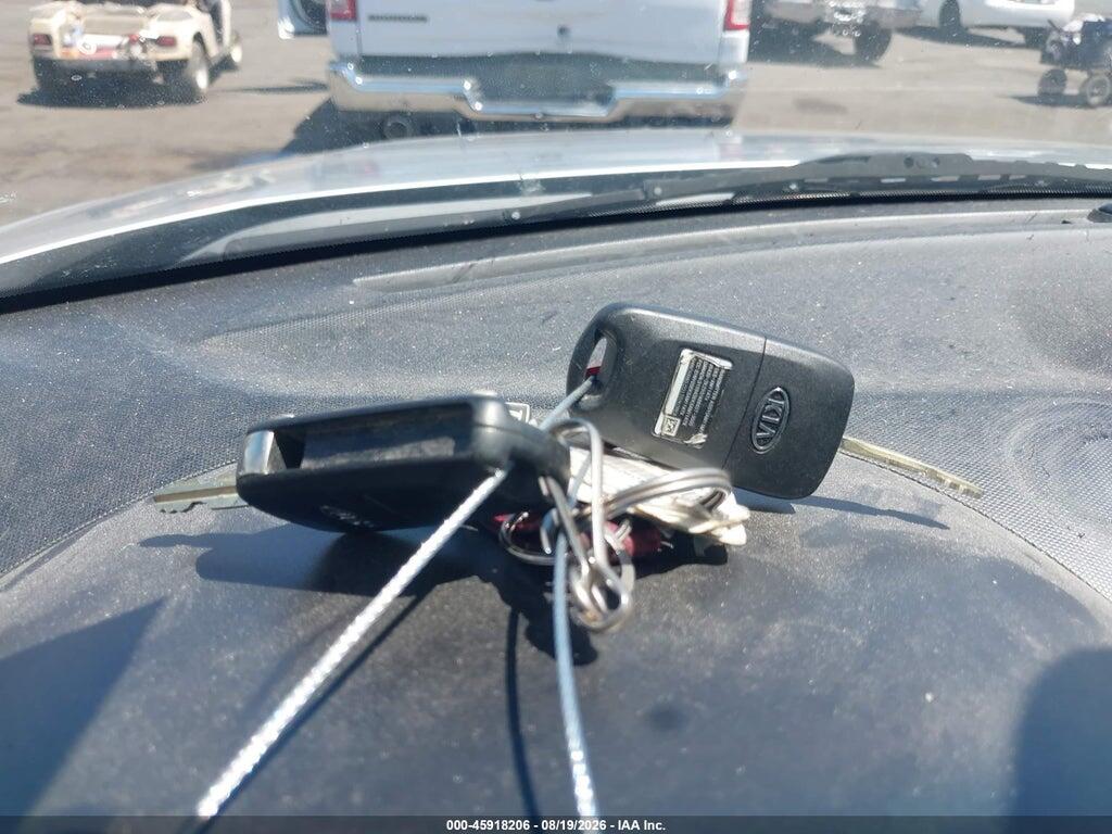 KNDJT2A28B7272765 2011 KIA SOUL photo no. 11