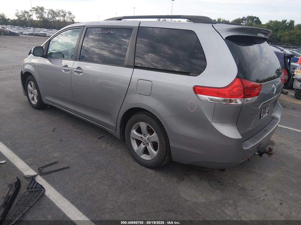 5TDKK3DC1BS078005 2011 TOYOTA SIENNA photo no. 3