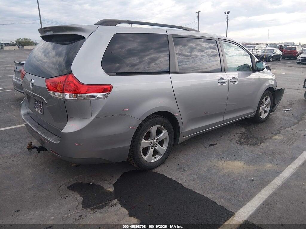 5TDKK3DC1BS078005 2011 TOYOTA SIENNA photo no. 4