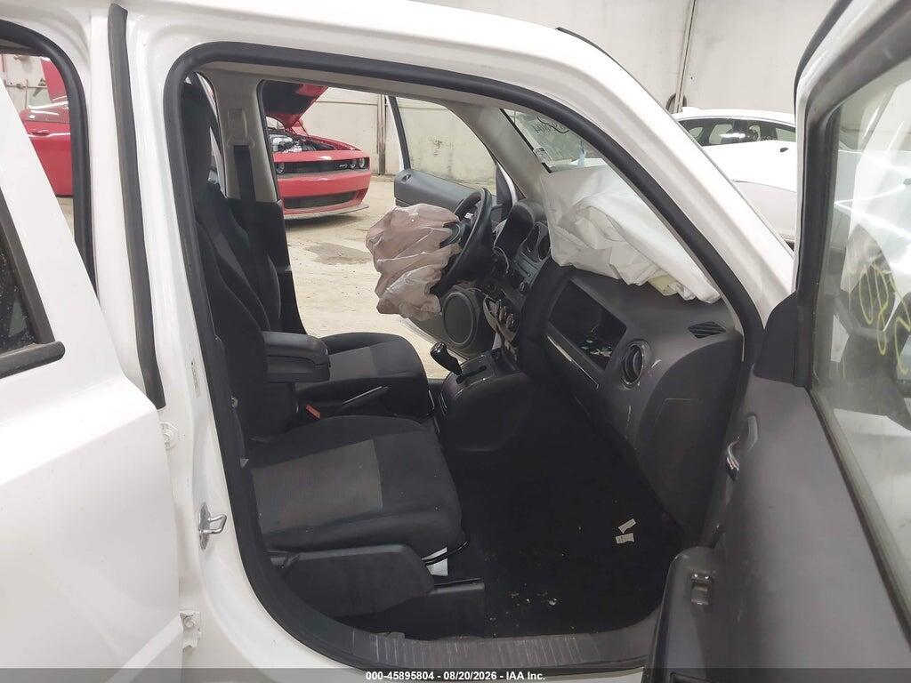 1J4NT1GA5BD180924 2011 JEEP PATRIOT photo no. 5