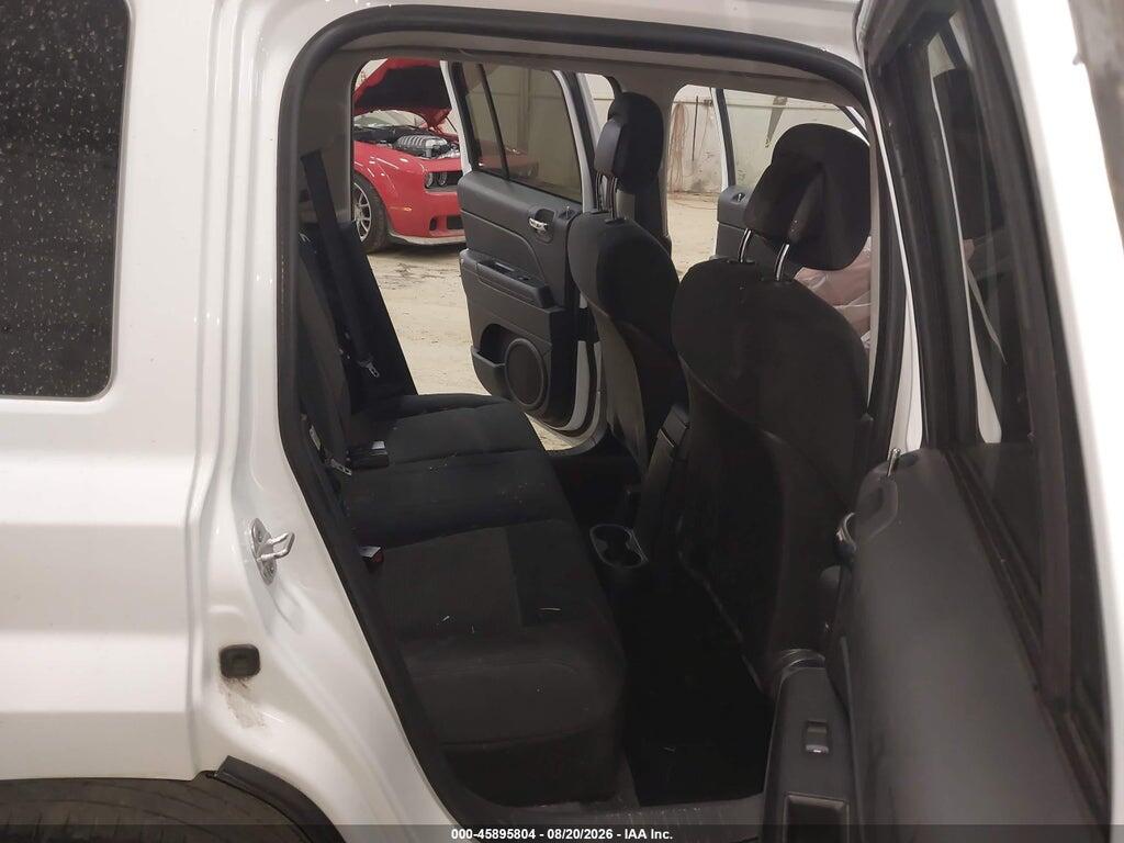 1J4NT1GA5BD180924 2011 JEEP PATRIOT photo no. 8