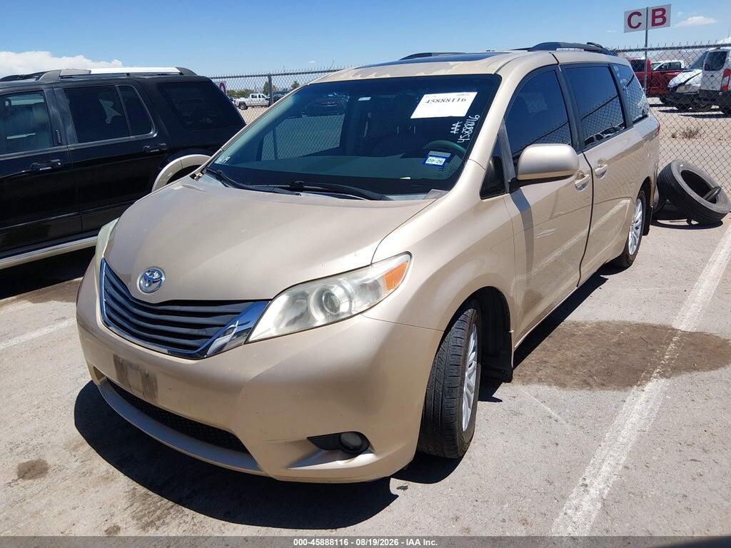 5TDYK3DC9BS108622 2011 TOYOTA SIENNA photo no. 2