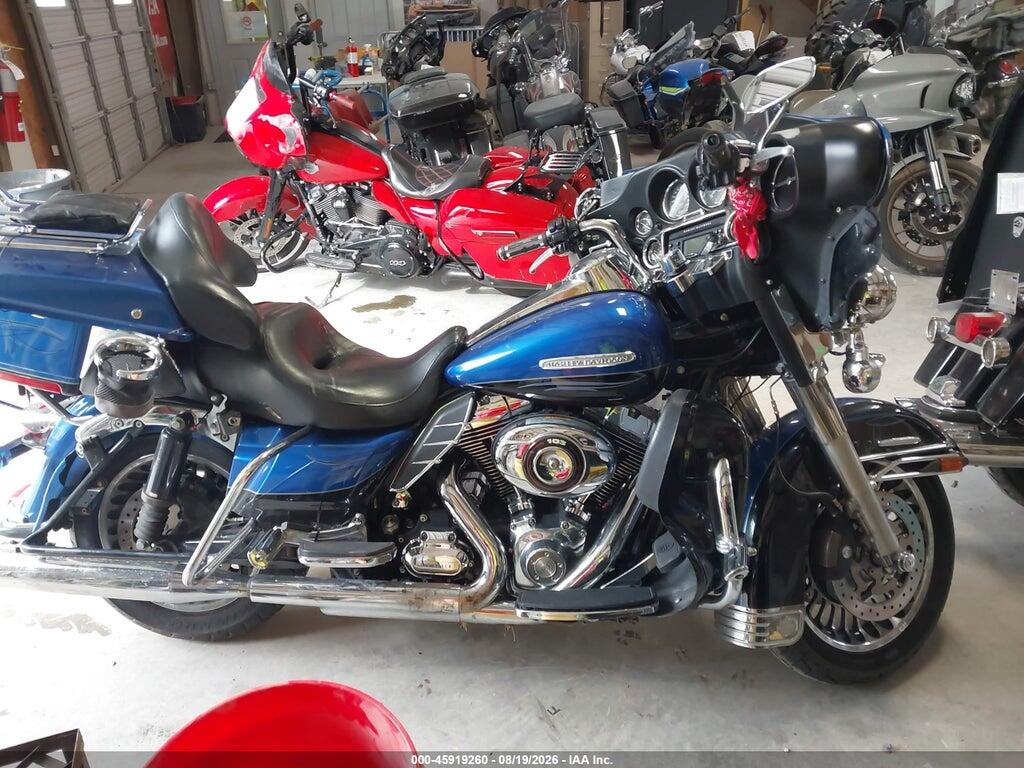 1HD1KEM16AB672292 2010 HARLEY-DAVIDSON FLHTK photo no. 11