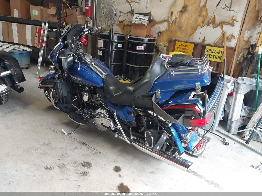 1HD1KEM16AB672292 2010 HARLEY-DAVIDSON FLHTK photo no. 3