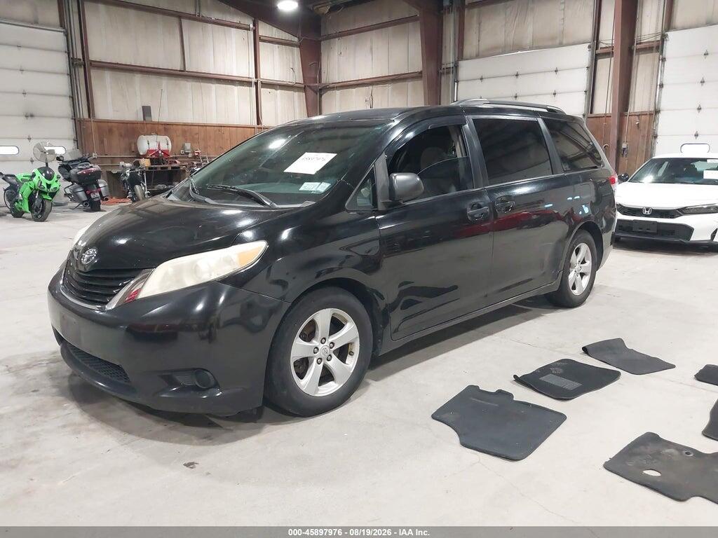 5TDKK3DC3CS244834 2012 TOYOTA SIENNA photo no. 2