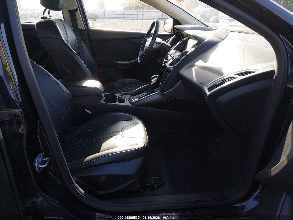 1FAHP3N27CL355220 2012 FORD FOCUS photo no. 5