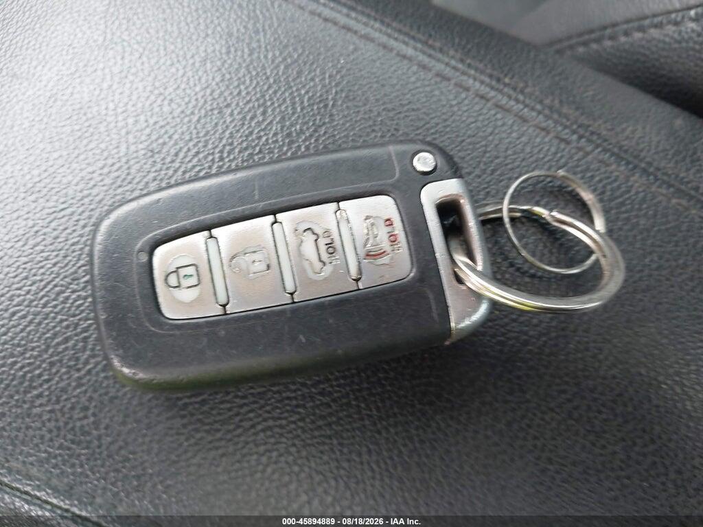 5NPEC4ACXCH472226 2012 HYUNDAI SONATA photo no. 11