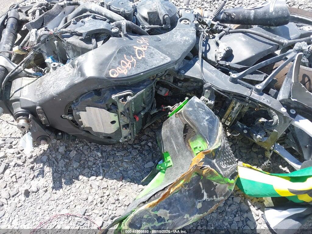 JKAZXCF14AA002036 2010 KAWASAKI ZX1000 photo no. 9