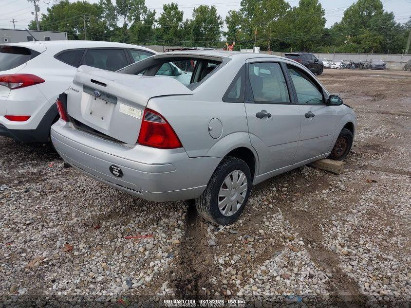 1FAFP34NX7W158968 2007 FORD FOCUS photo no. 4