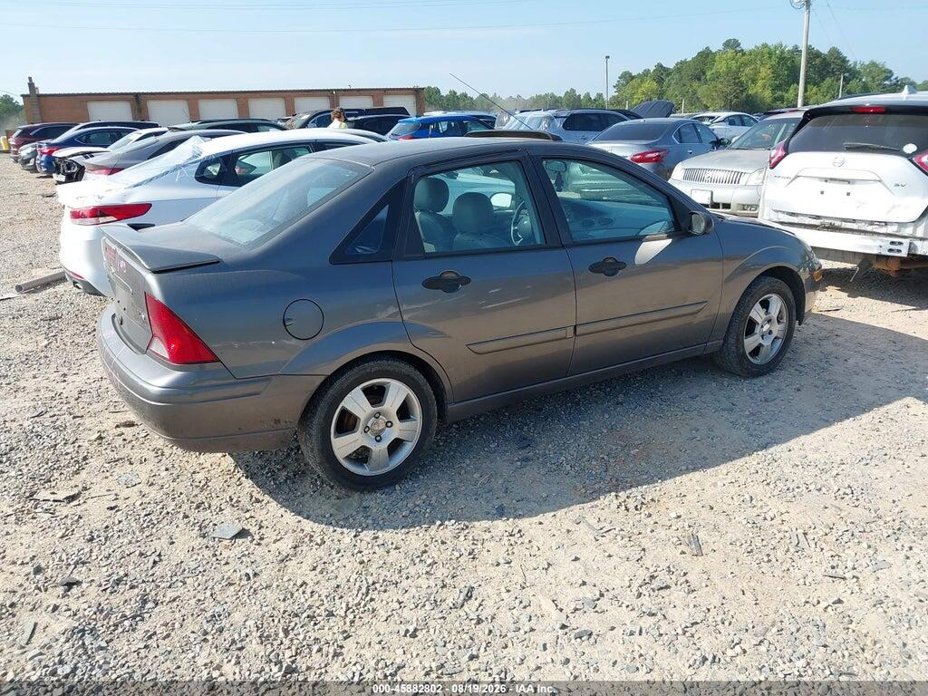 1FAFP38333W237269 2003 FORD FOCUS photo no. 4