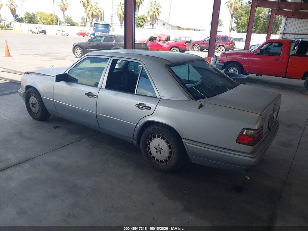 WDBEA32E1SC261084 1995 MERCEDES-BENZ E photo no. 3