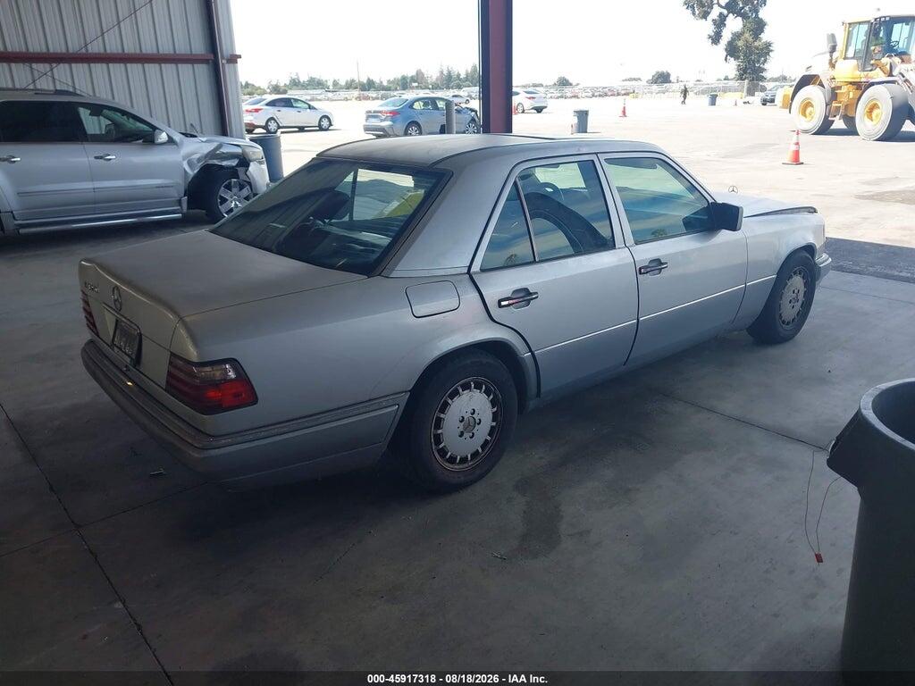 WDBEA32E1SC261084 1995 MERCEDES-BENZ E photo no. 4