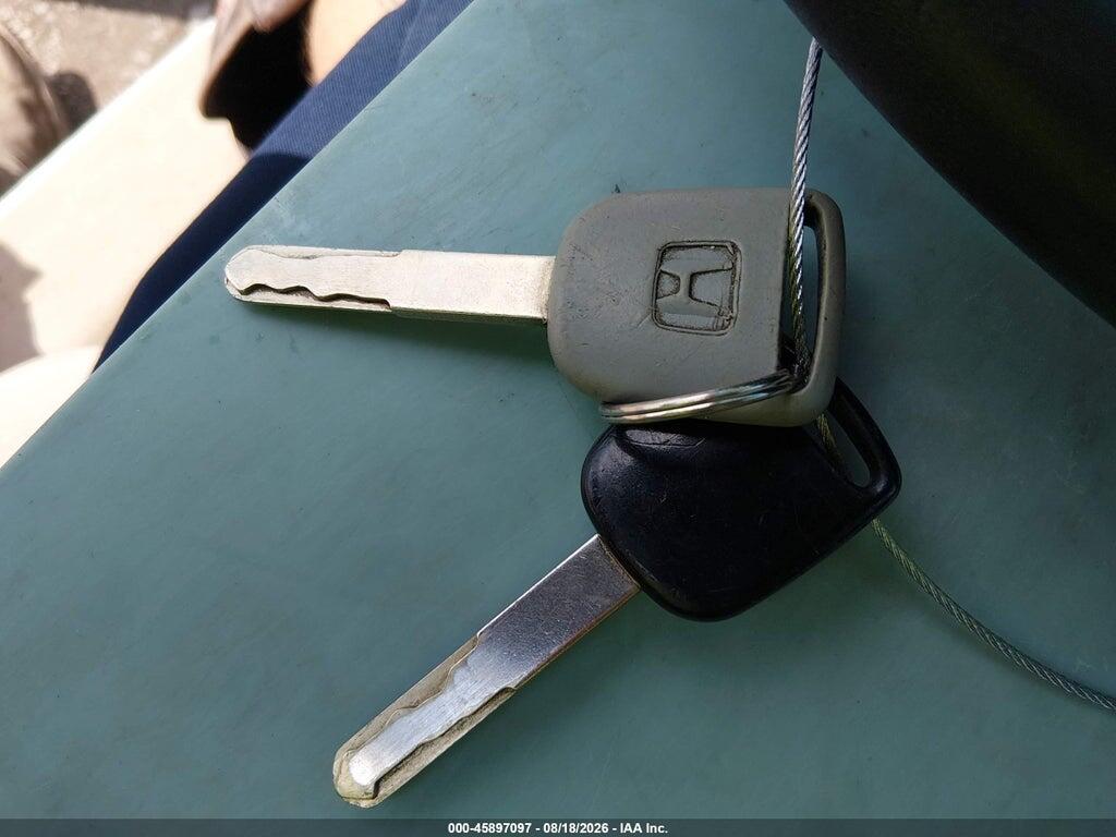 2HGES26784H584375 2004 HONDA CIVIC photo no. 11