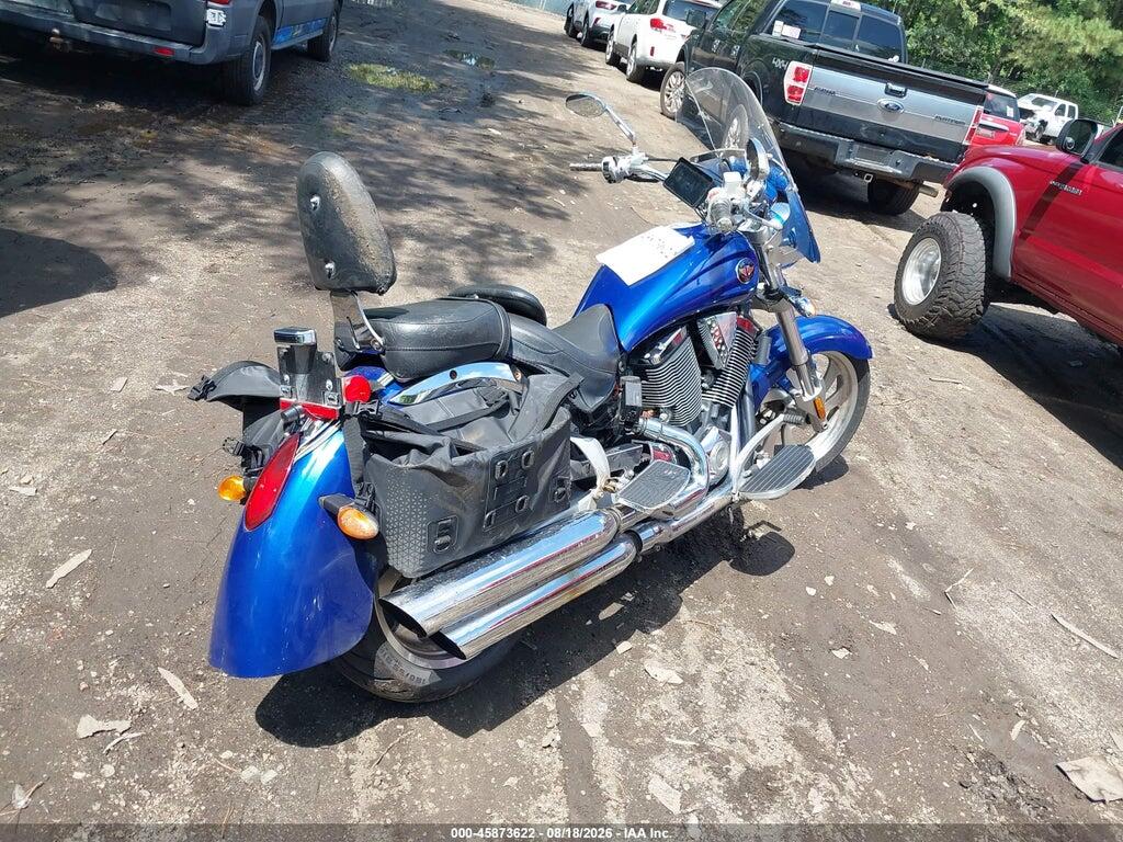 5VPCB16D343005383 2004 VICTORY MOTORCYCLES KINGPIN photo no. 4