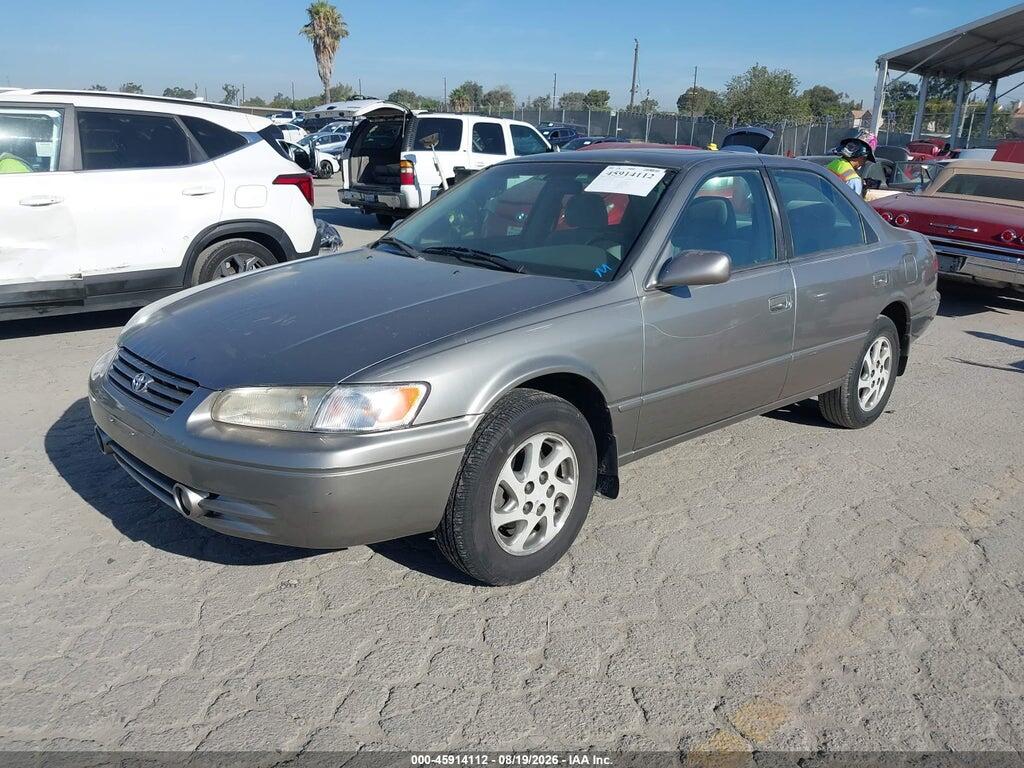 4T1BF28K2XU087679 1999 TOYOTA CAMRY photo no. 2