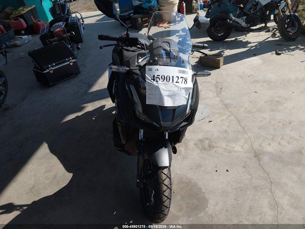 MLHKF5450V5300137 2027 HOND ADV 160 photo no. 5