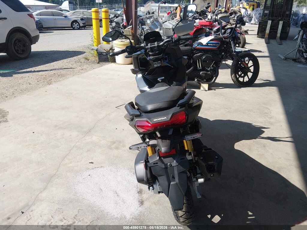MLHKF5450V5300137 2027 HOND ADV 160 photo no. 6