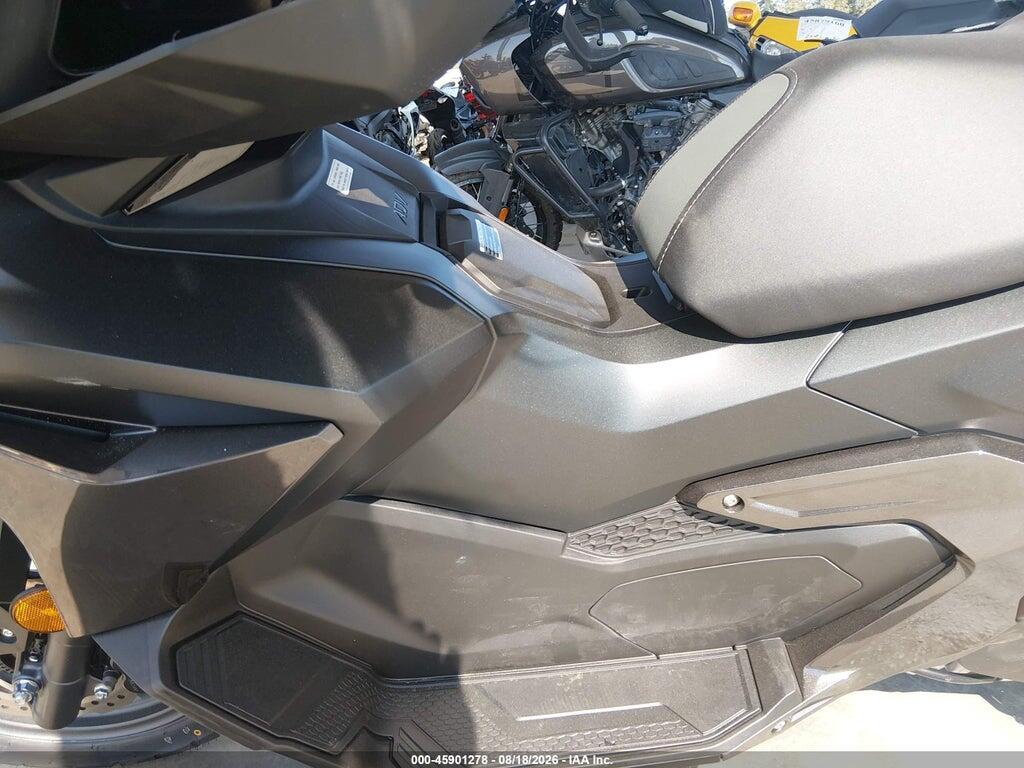 MLHKF5450V5300137 2027 HOND ADV 160 photo no. 9