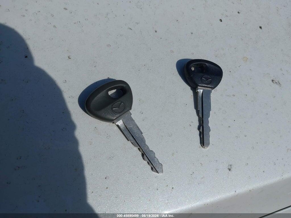 1YVGF22F2Y5120286 2000 MAZDA 626 photo no. 11