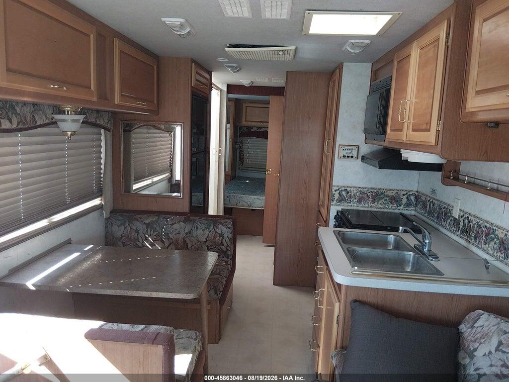5B4LP37J5Y3321136 2000 WORKHORSE CUSTOM CHASSIS MOTORHOME CHASSIS photo no. 12