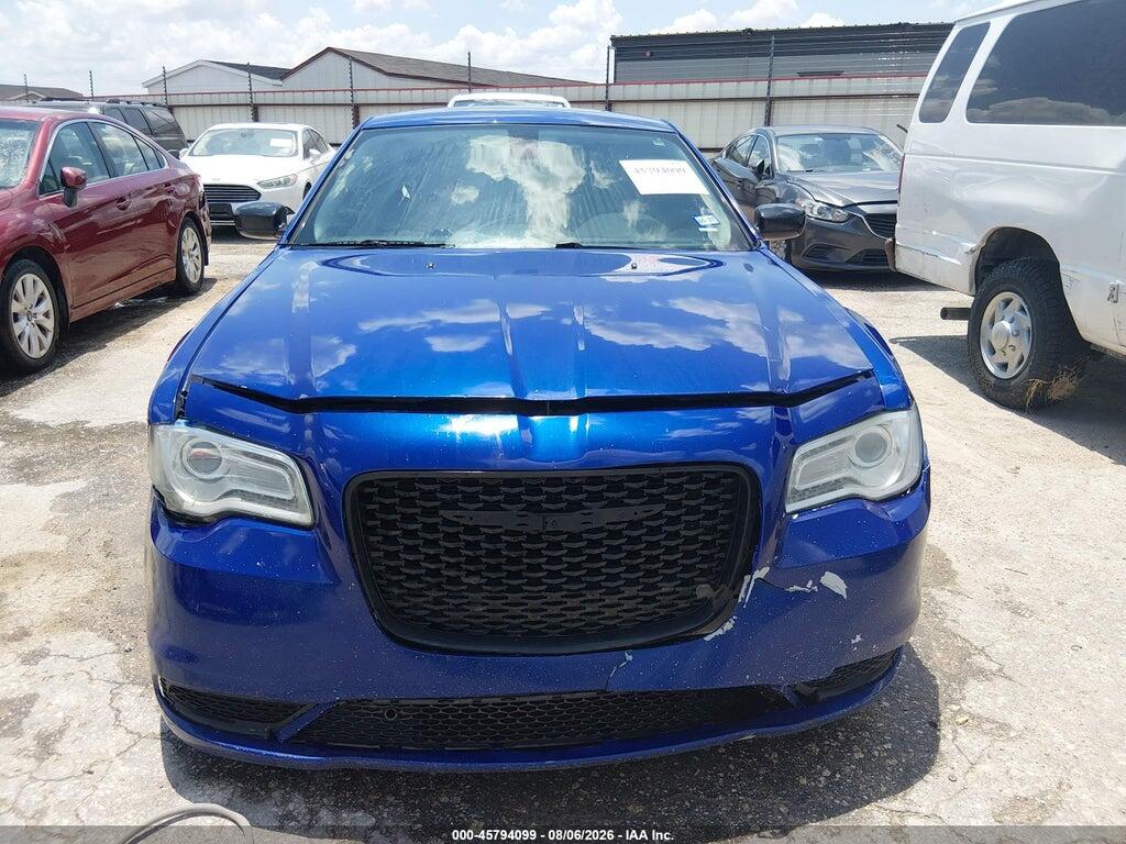2C3CCAAG0KH727194 2019 CHRYSLER 300 photo no. 12