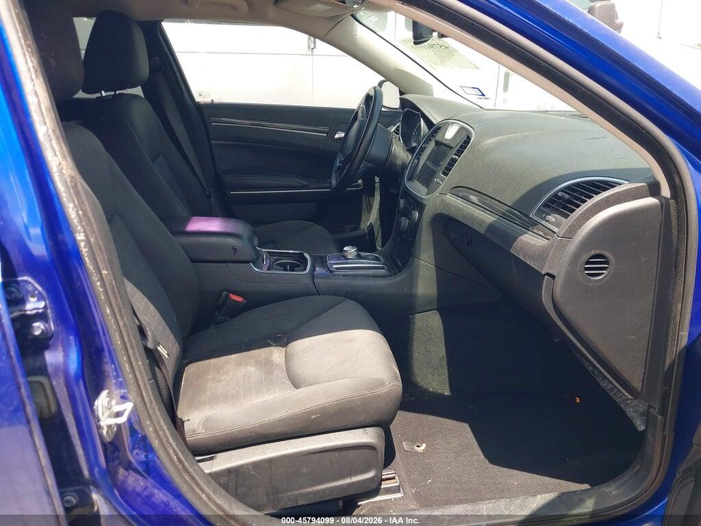 2C3CCAAG0KH727194 2019 CHRYSLER 300 photo no. 5