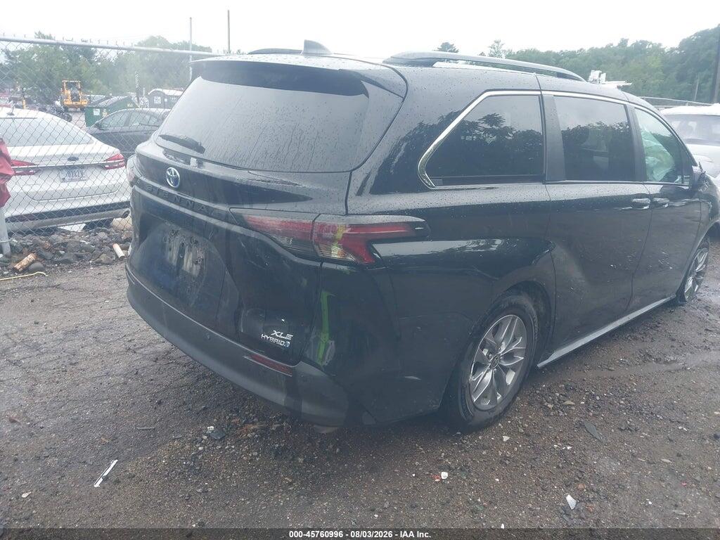 5TDJSKFC3RS112426 2024 TOYOTA SIENNA photo no. 4