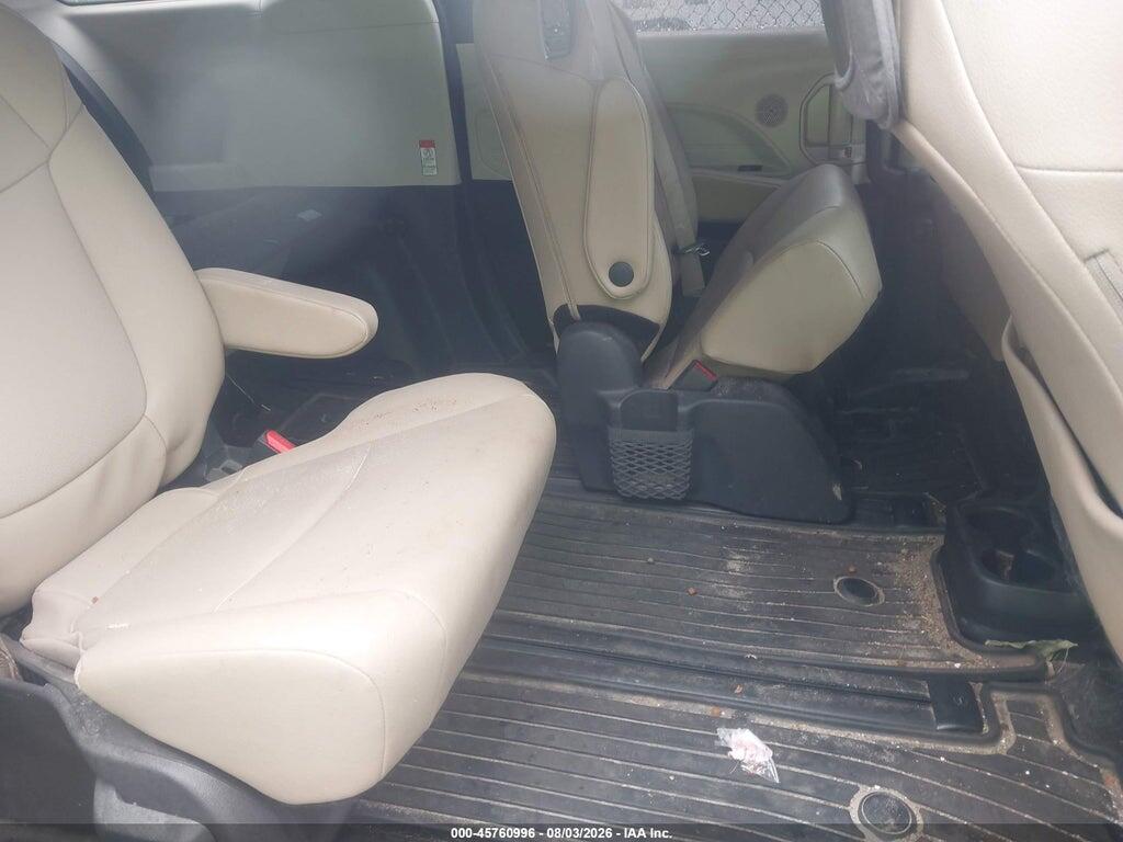 5TDJSKFC3RS112426 2024 TOYOTA SIENNA photo no. 8