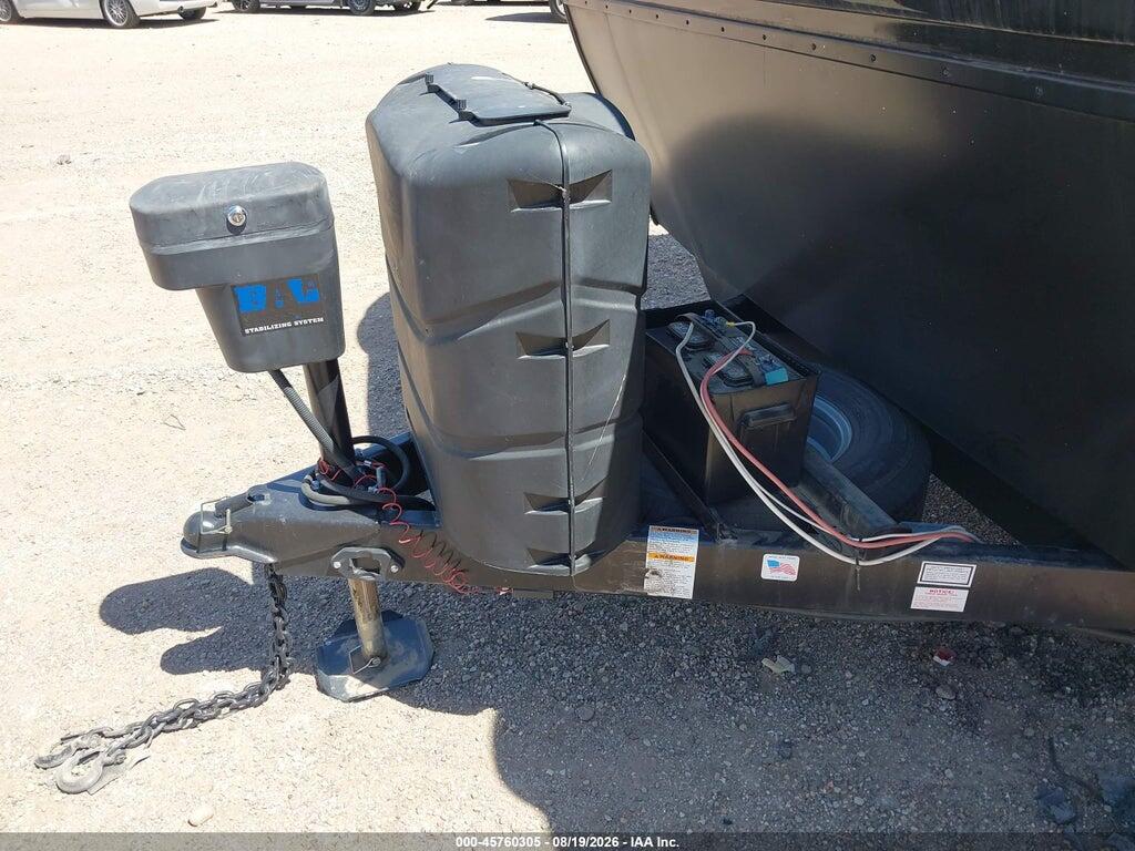 54CTV1221P6065921 2023 WINNEBAGO 35' BUMPER PULL photo no. 10