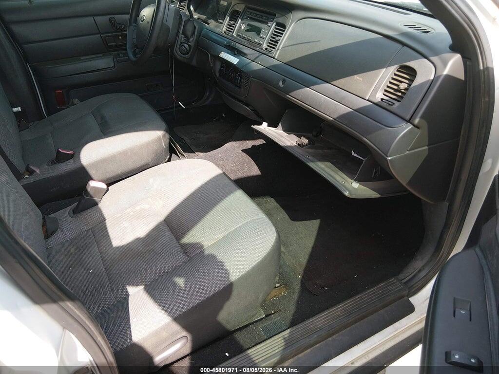 2FABP7BV8AX135340 2010 FORD CROWN VICTORIA photo no. 5