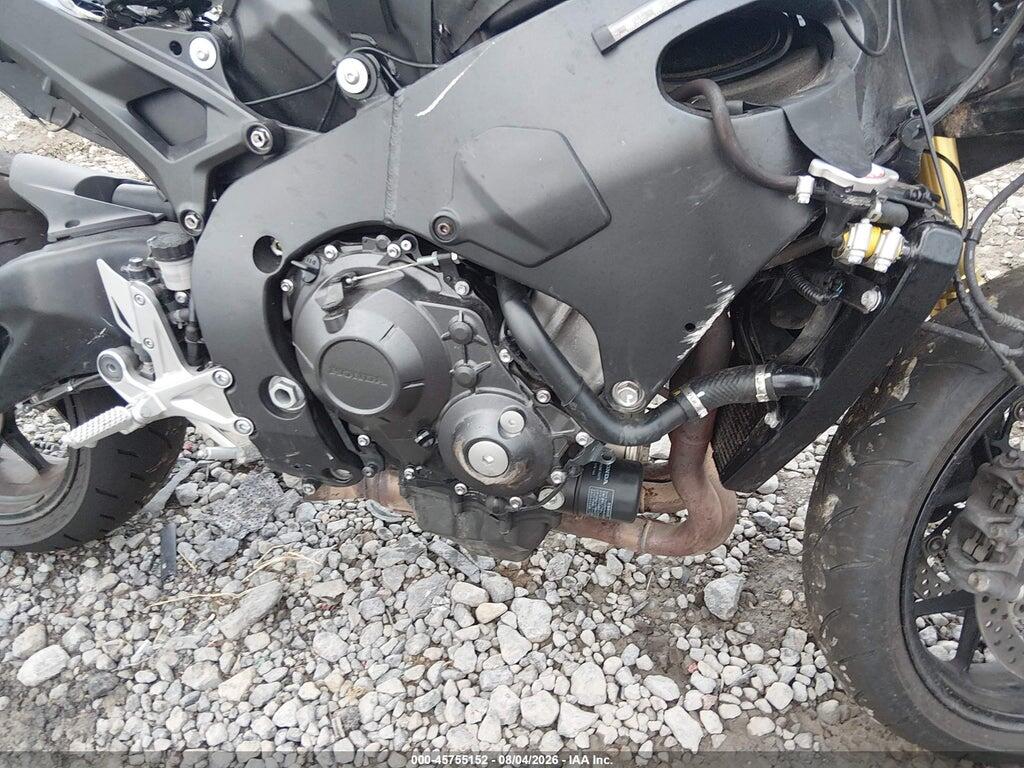 JH2SC7715TK900299 2026 HONDA CBR1000 photo no. 8