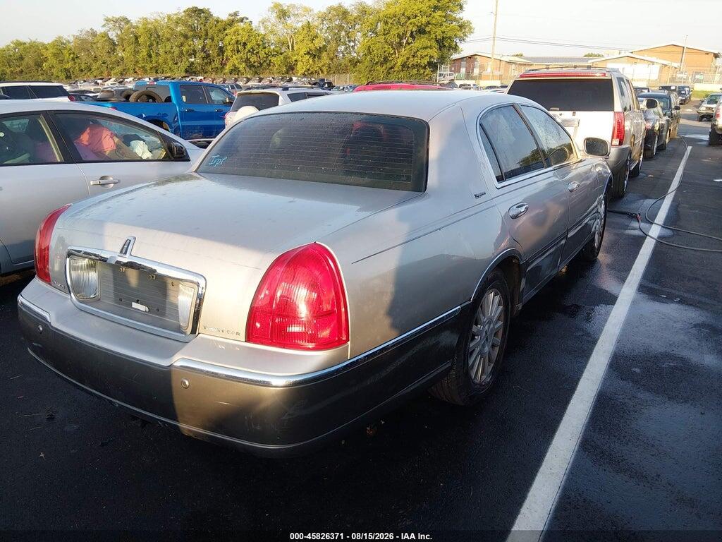 1LNHM82W03Y685447 2003 LINCOLN TOWN CAR photo no. 4