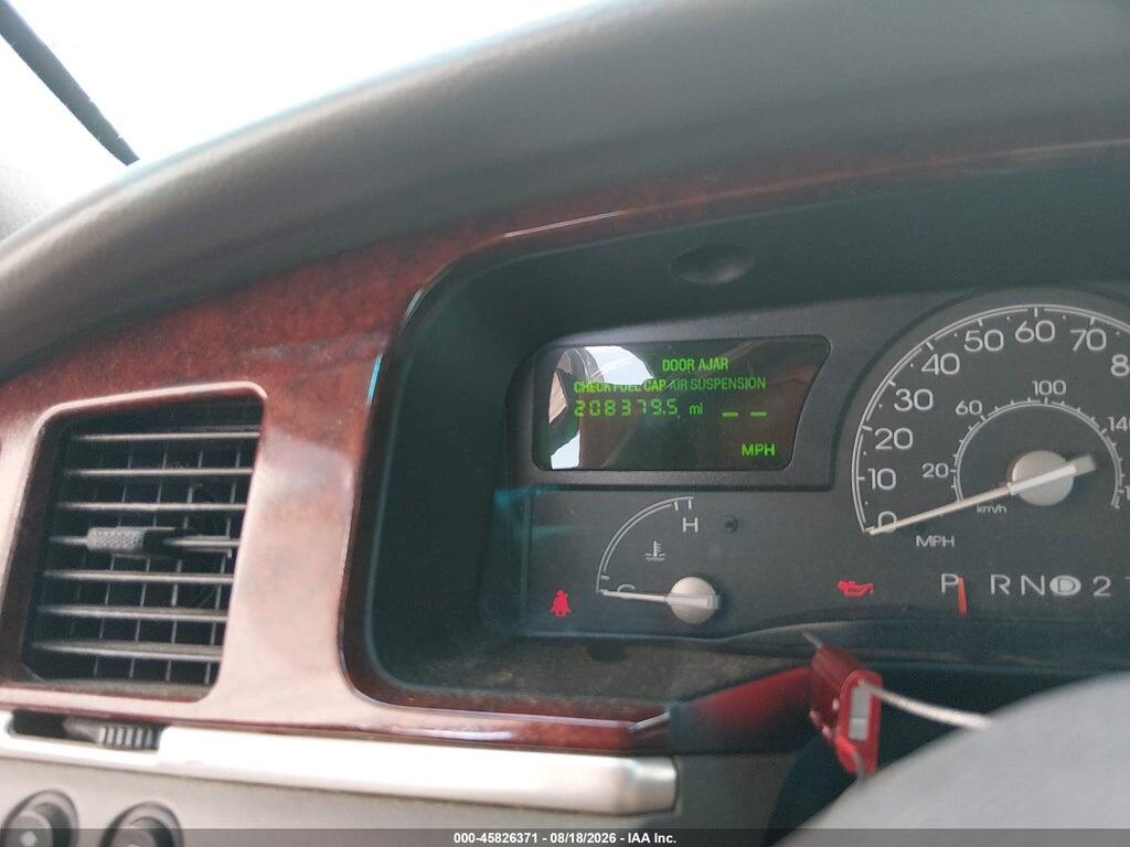1LNHM82W03Y685447 2003 LINCOLN TOWN CAR photo no. 7