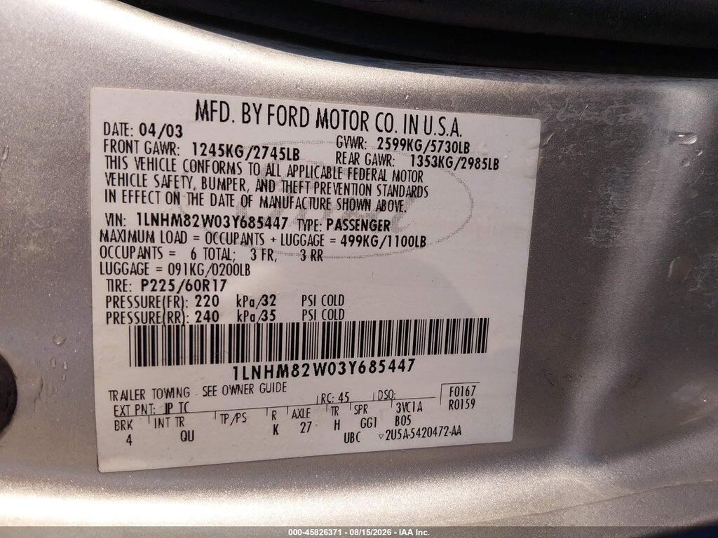 1LNHM82W03Y685447 2003 LINCOLN TOWN CAR photo no. 9