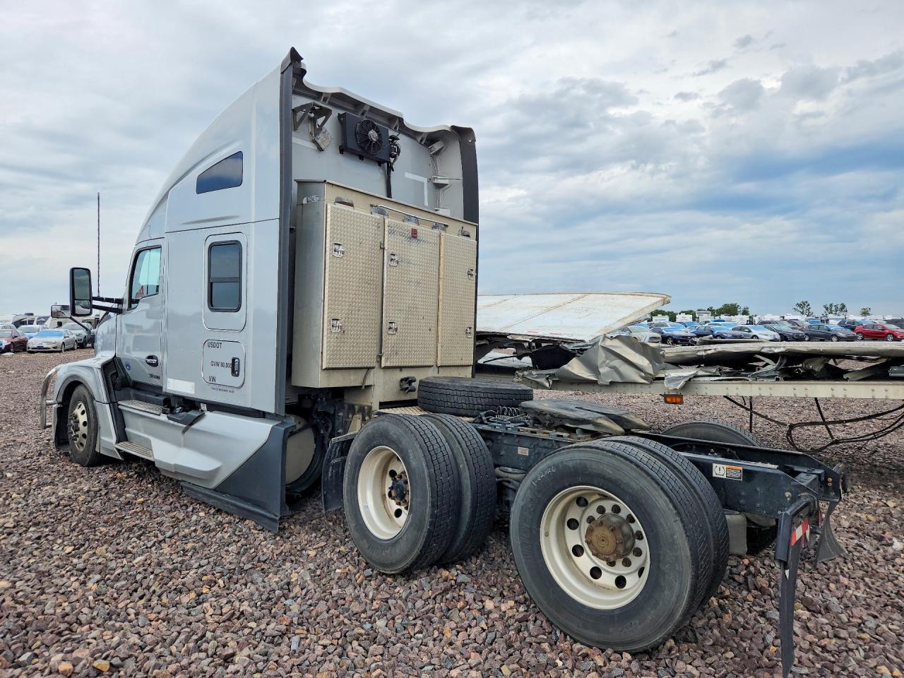 2023 KENWORTH T680 SEMI TRUCK — Фото 2 из 14
