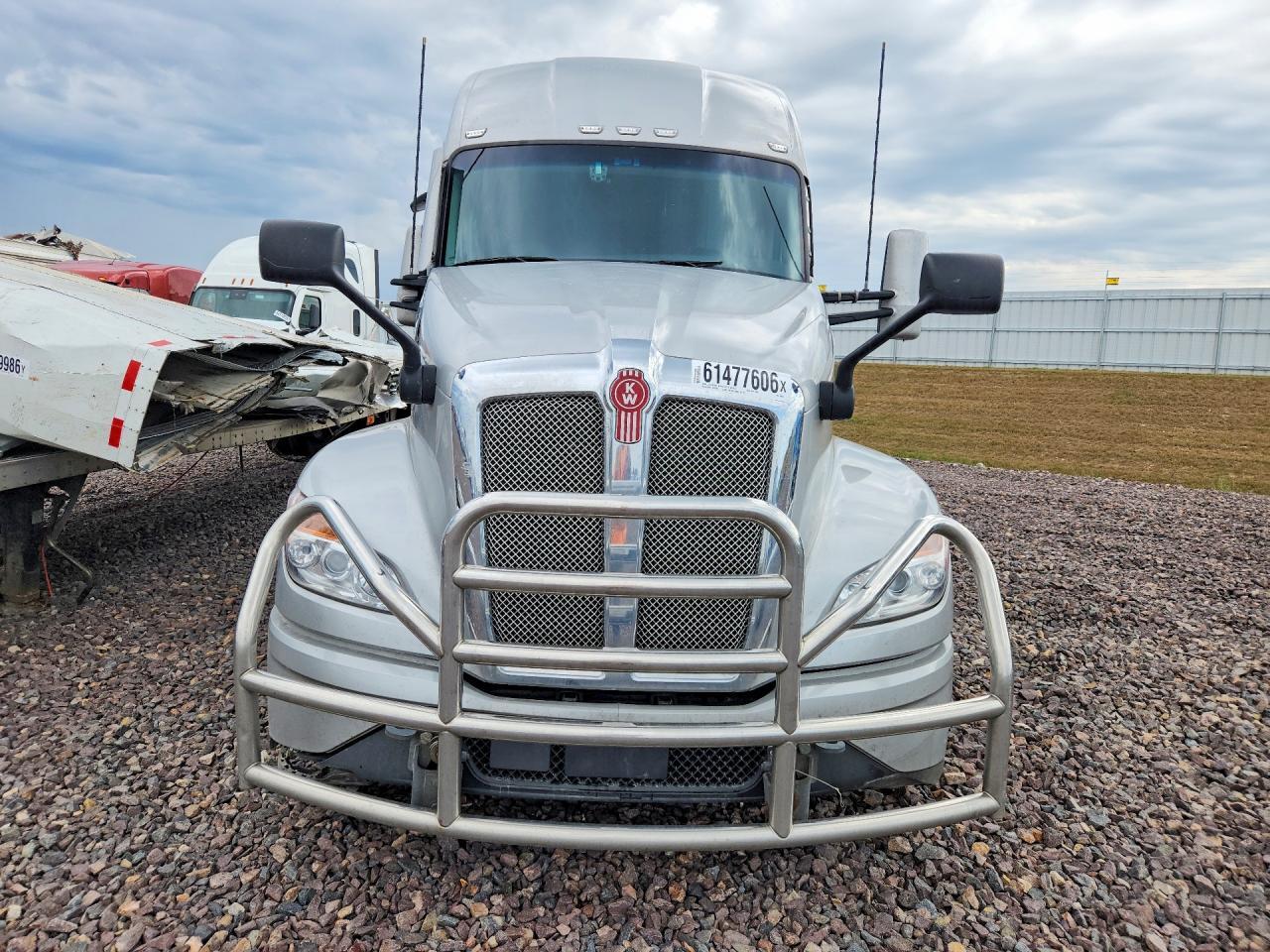 2023 KENWORTH T680 SEMI TRUCK — Фото 5 из 14