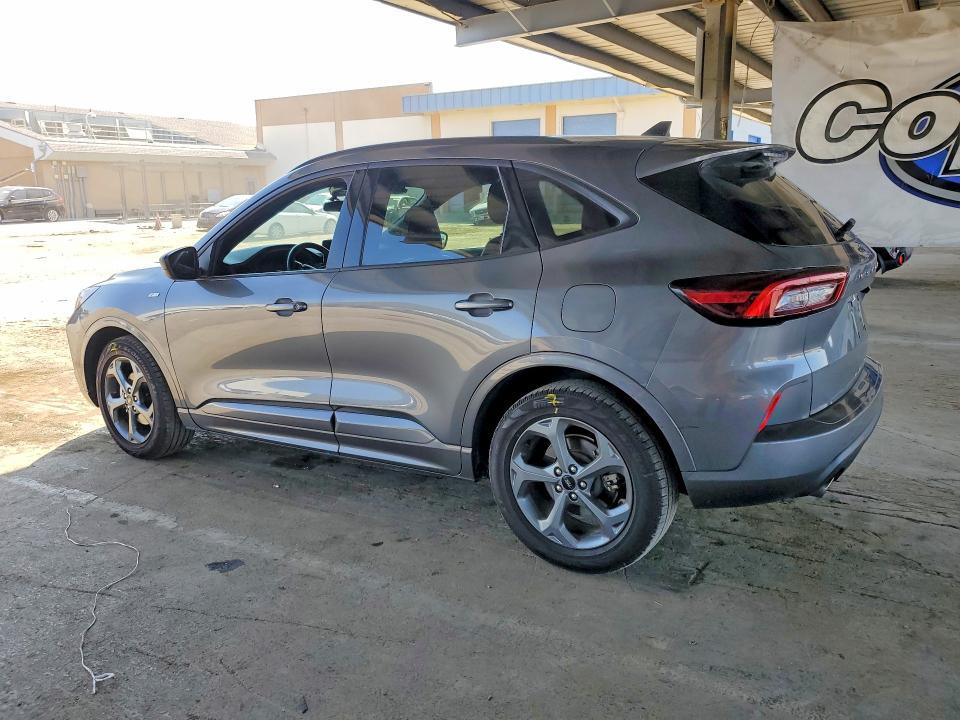 2023 FORD ESCAPE ST LINE — Фото 2 из 12