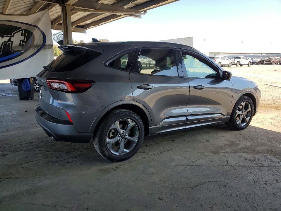 2023 FORD ESCAPE ST LINE — Фото 3 из 12