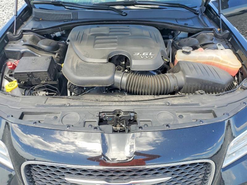 2021 CHRYSLER 300 TOURING — Фото 11 из 12