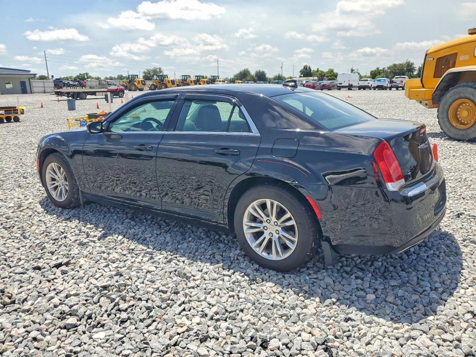 2021 CHRYSLER 300 TOURING — Фото 2 из 12