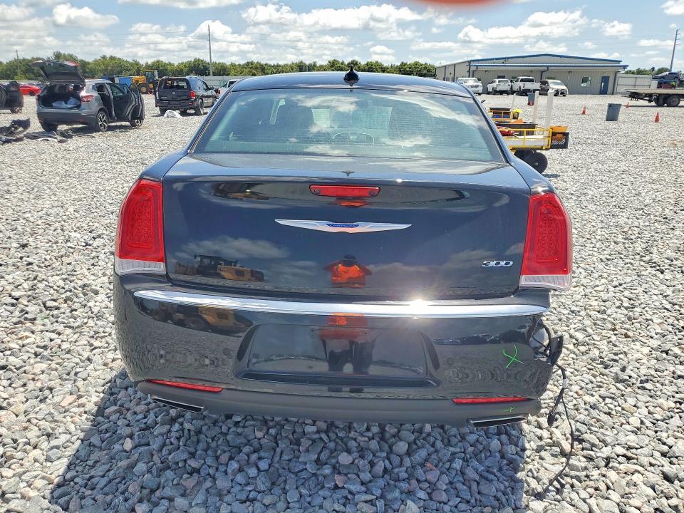 2021 CHRYSLER 300 TOURING — Фото 6 из 12