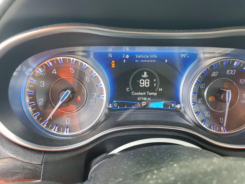 2021 CHRYSLER 300 TOURING — Фото 9 из 12