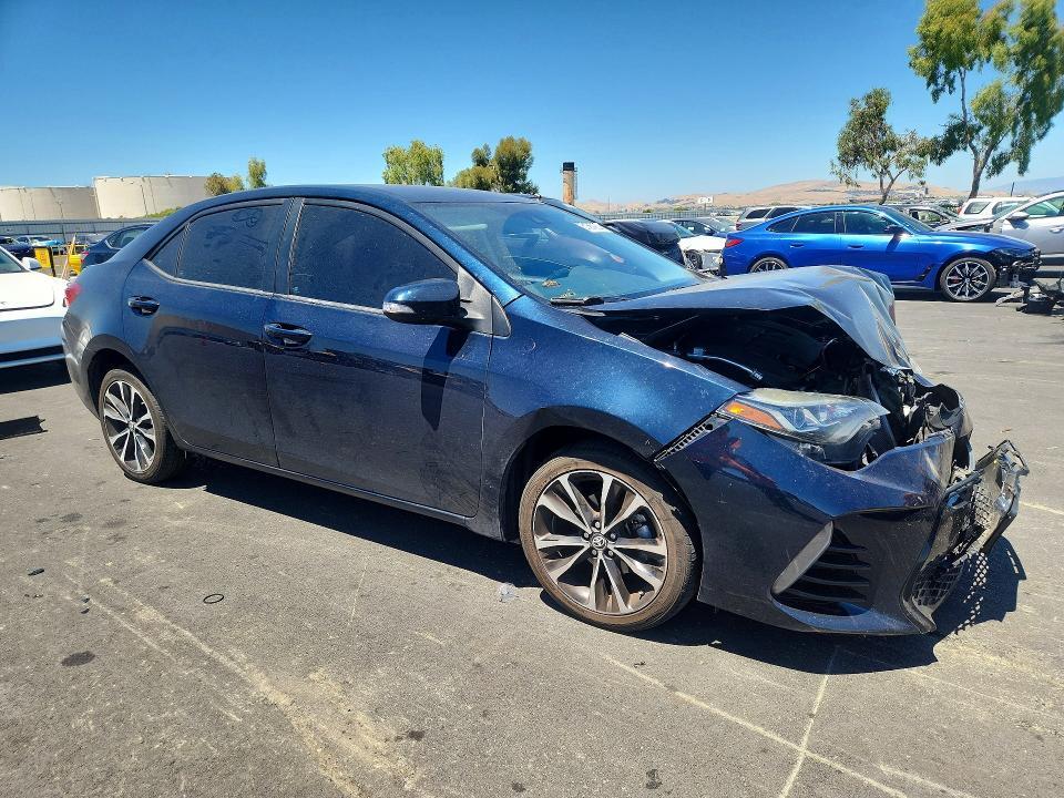 2019 TOYOTA COROLLA SE — Фото 4 из 12