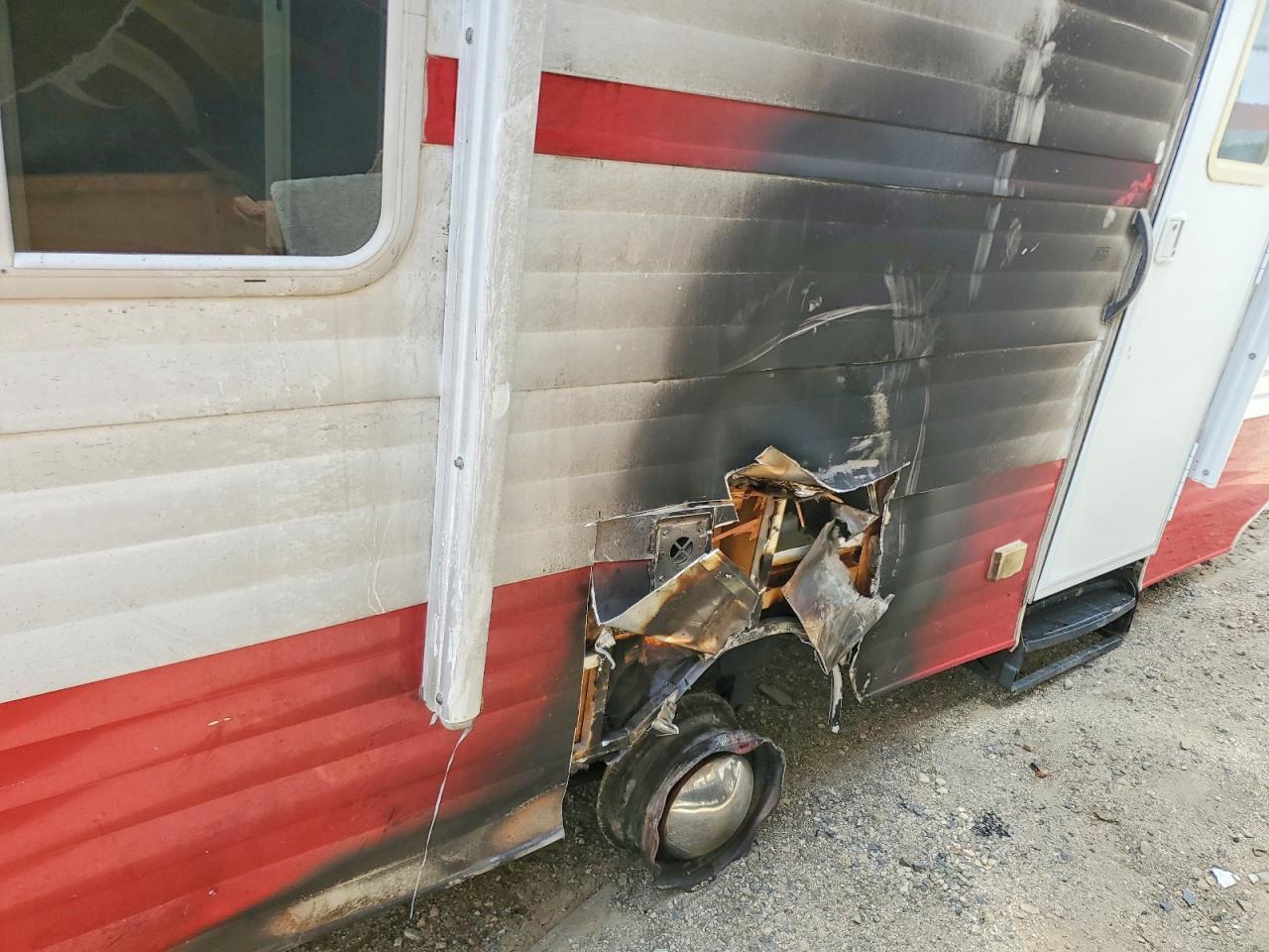 2018 RIVERSIDE TRAVEL TRAILER — Фото 9 из 10