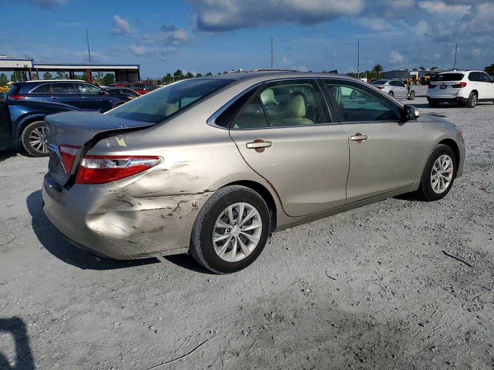 2016 TOYOTA CAMRY LE — Фото 3 из 12